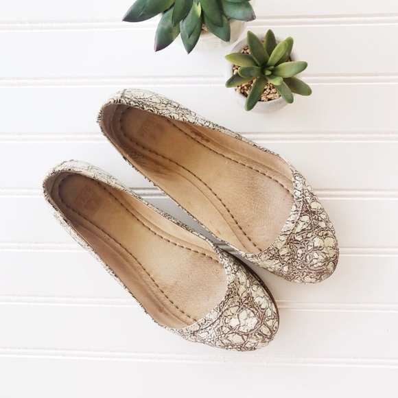 alice crackled metallic leather ballet flat